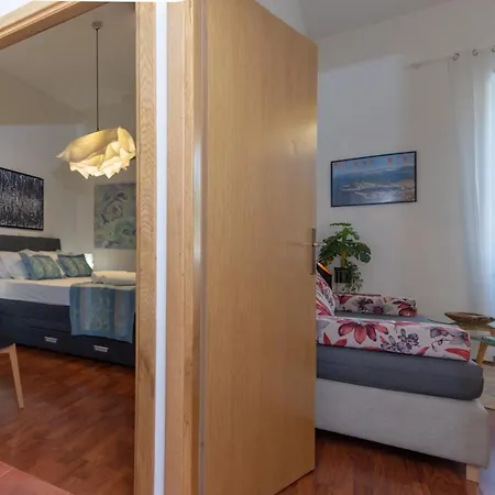 Apartman Cozy Central 3 Guests Split