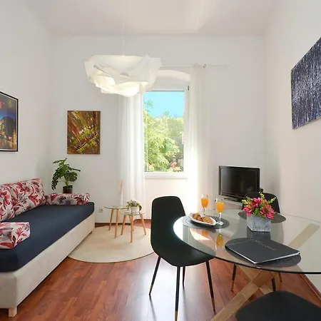 Cozy Central 3 Guests Апартаменти Спліт