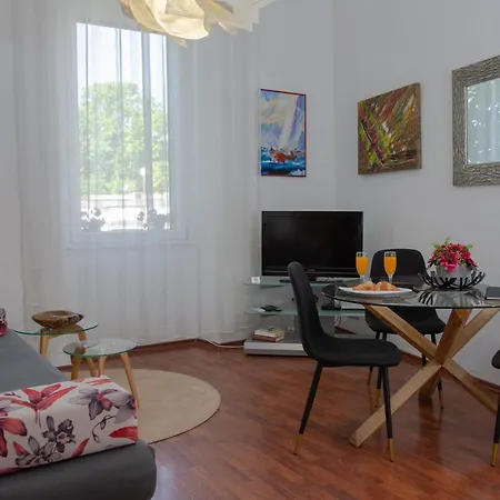 Cozy Central 3 Guests Спліт